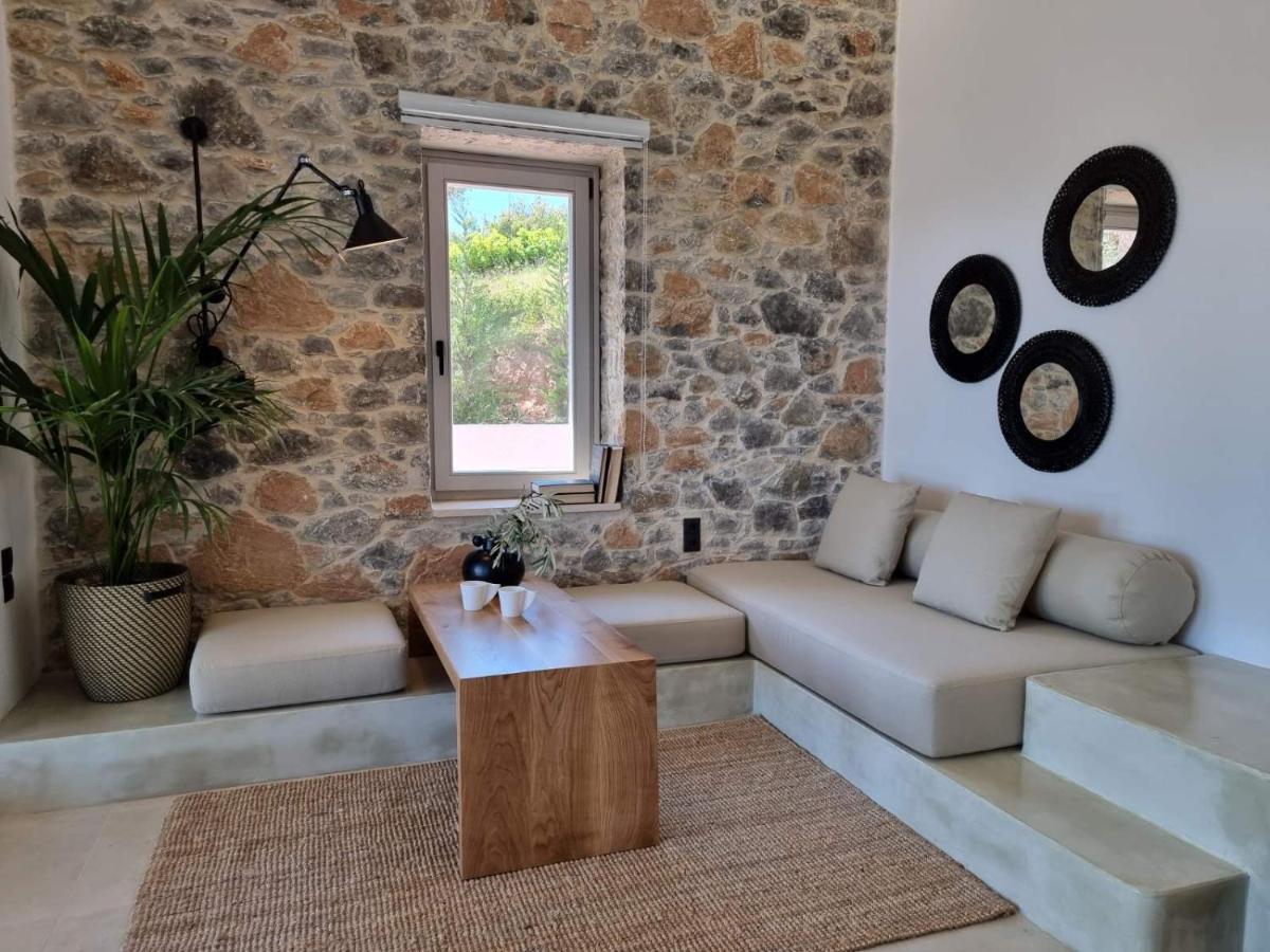 Stone Build Suite With Private Pool 콜리오스 외부 사진